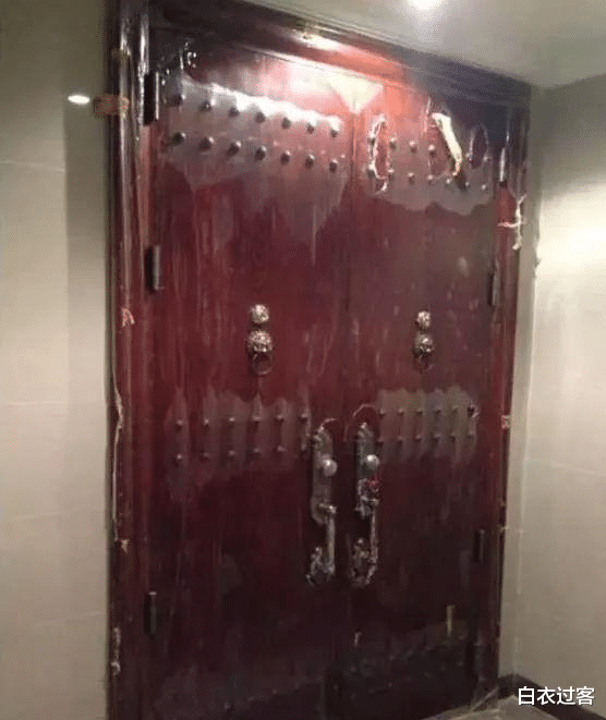 「」女子出差一个月，装修交给婆婆，回来一打开家门…哈哈哈哈刺激