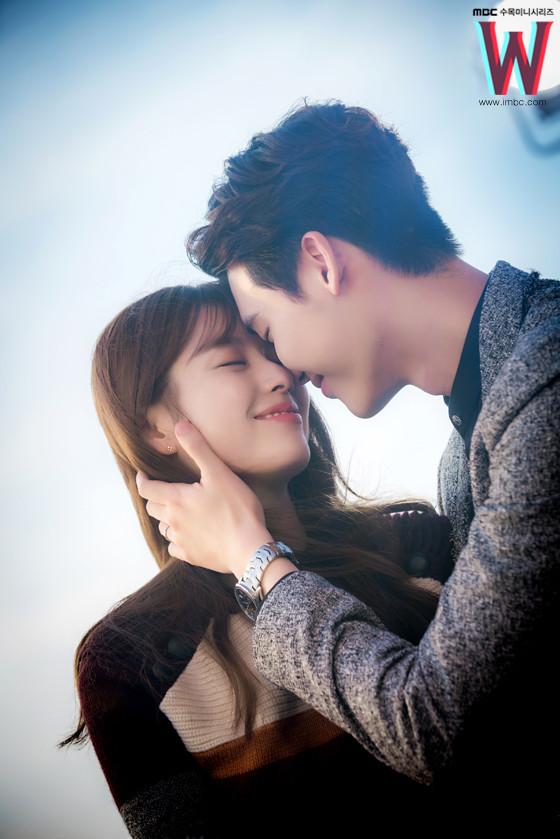 [李钟硕]《W-两个世界》你一定想知道幕后故事，说出来你可能不信