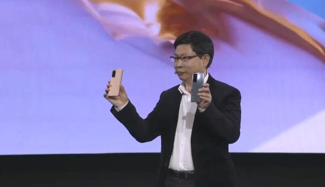 『华为p40』多处阉割减配缩水?华为P40“舌战群儒”胜算几何?