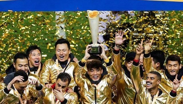 超级杯|CCTV5直播恒大vs申花,球迷建议:赛后直接颁发超级杯!