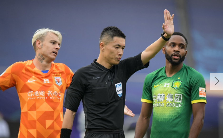 中国足协|足协处罚中超豪门！3位裁判1人被免职1人被禁哨，马宁独善其身