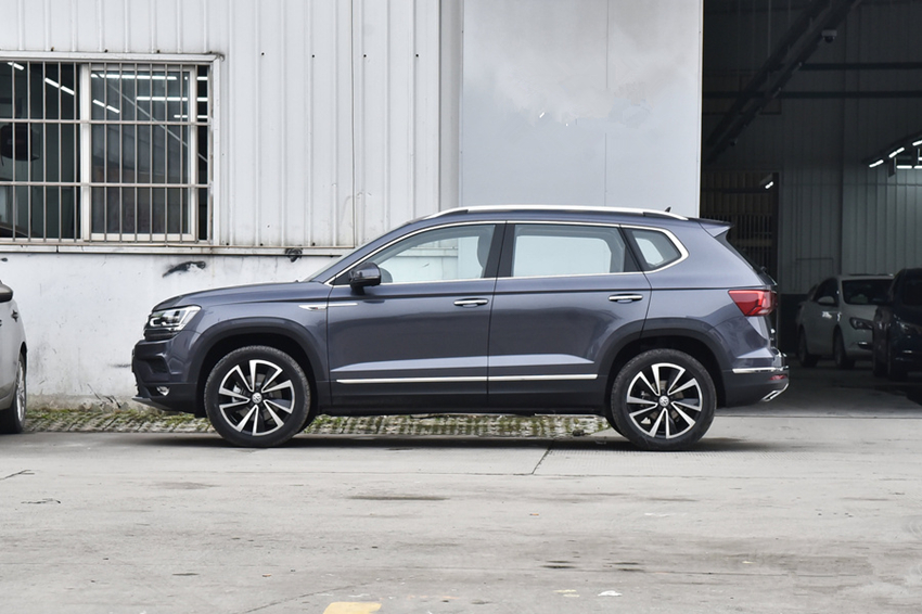 「大众汽车」大众“尊严”都放下了！从17万降到12.6万，30天狂卖12808辆