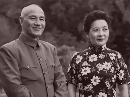 『宋美龄』宋美龄为掩盖和张学良难以启齿的秘密,公然与蒋介石反目成仇