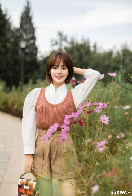 『发型』张嘉倪还有“两幅面孔”呢？丸子头造型很淑女，齐刘海发型又天真