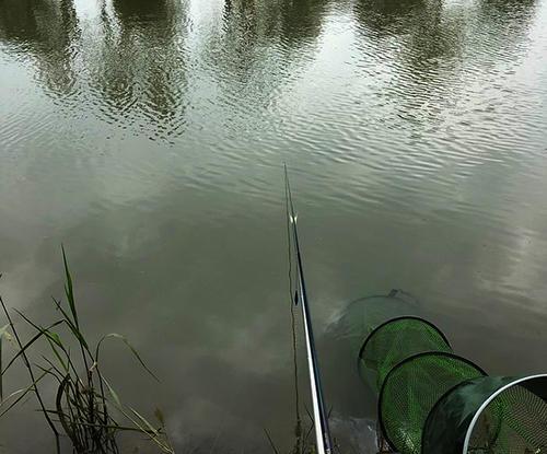 |江河小溪钓鱼遇走水情况，可以用这几个技巧应对