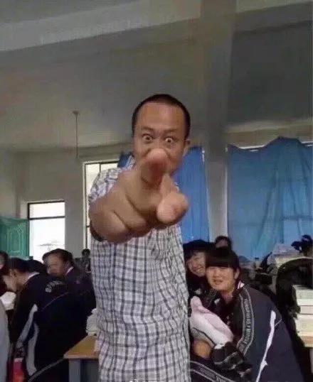 |“在我弟弟床底下打扫出来的是什么？难道弟弟背着我们...？”哈哈哈哈