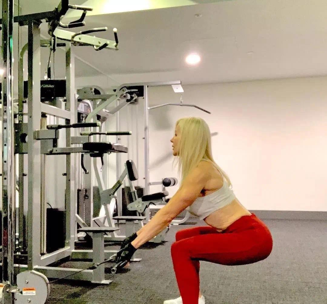 运动|澳洲64岁老奶奶因健身而火，又瘦又美，运动让人延缓衰老