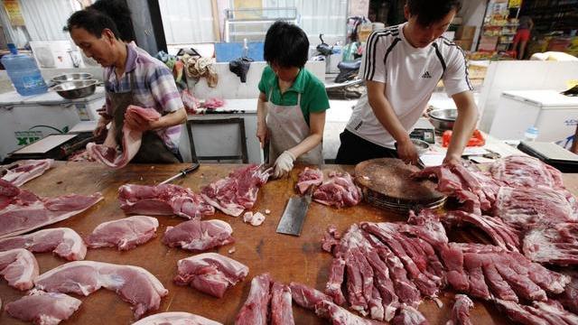 生猪价格|52万吨储备肉发力，暴涨猪价遭受“致命一击”，养猪人要小心了