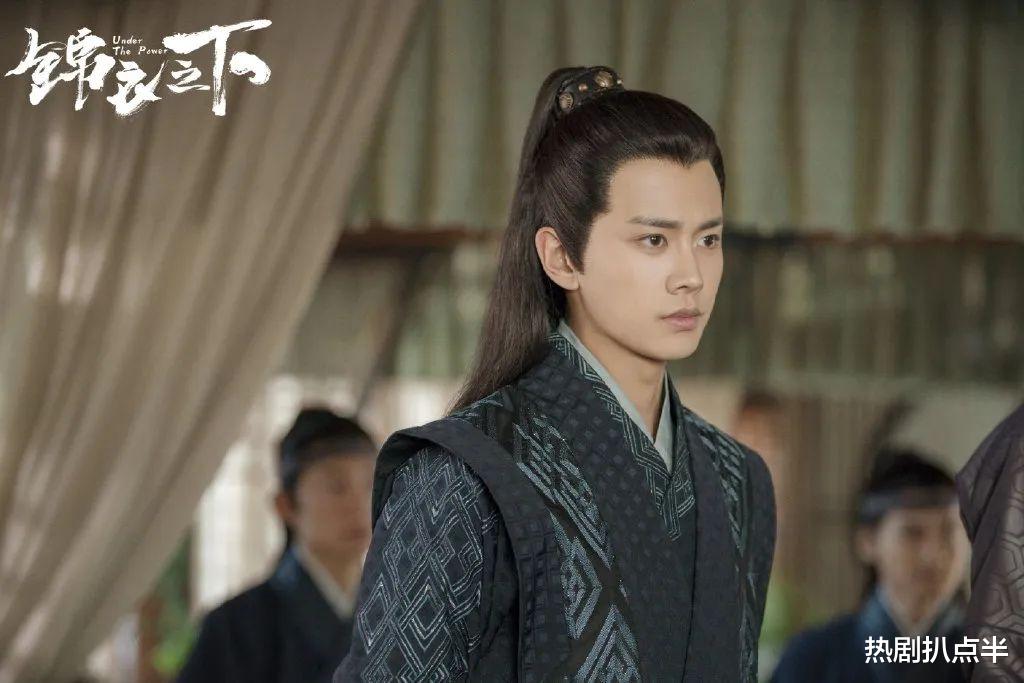 肖战@新生代古装六大神颜男主，肖战邓伦上榜，网友：第一难以服众