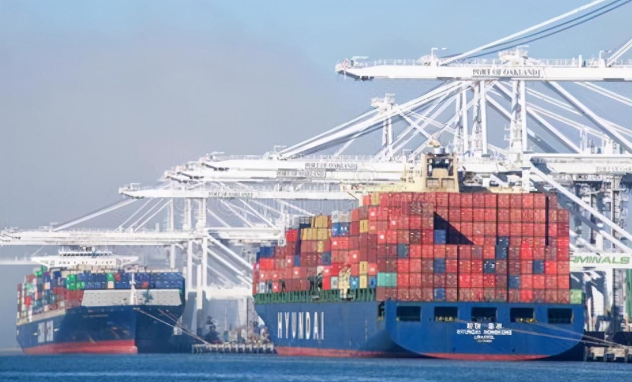 |美国还扛得住吗？千万吨大豆绕一大圈才能抵华，还得低价“贱卖”