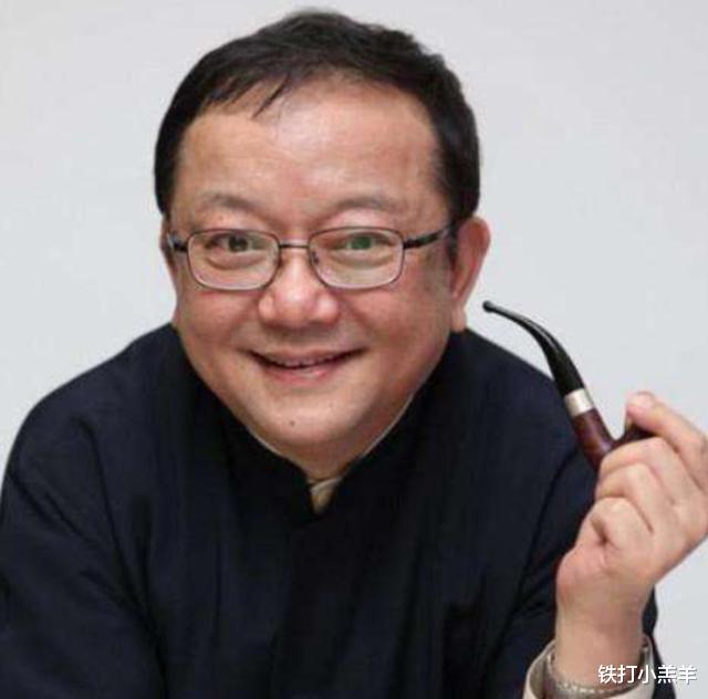 王刚|71岁王刚不敢退休，三婚妻子每月花销超百万，宝贝儿子刚满10岁