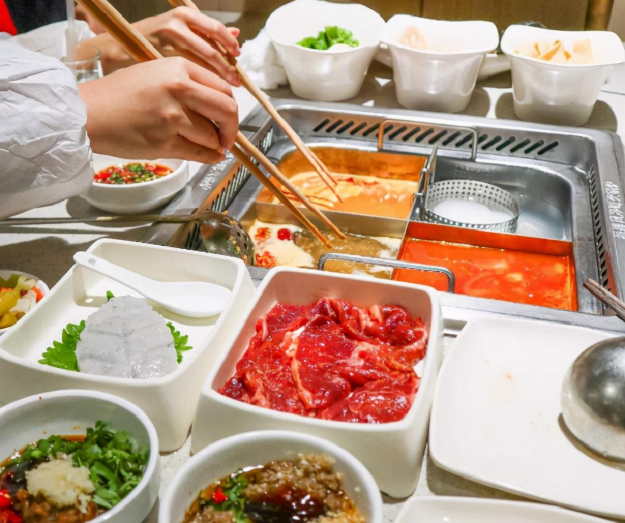 火锅|海底捞“牛肉粒”的吃法令人汗颜!网友:你怕是来做饭的吧!