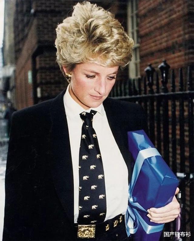 发型|发型有多重要？戴安娜长发似平民媳妇，剪短头发后气质大变成经典