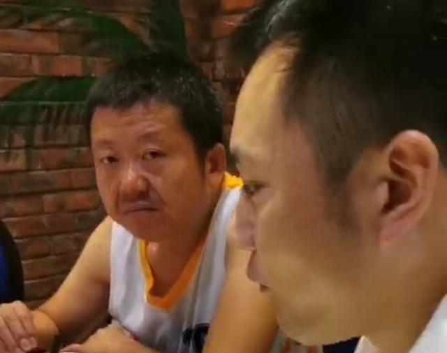 广东省▲农村父母贷款几十万为儿谋生，赌博输光流浪17年，父母跪求儿原谅