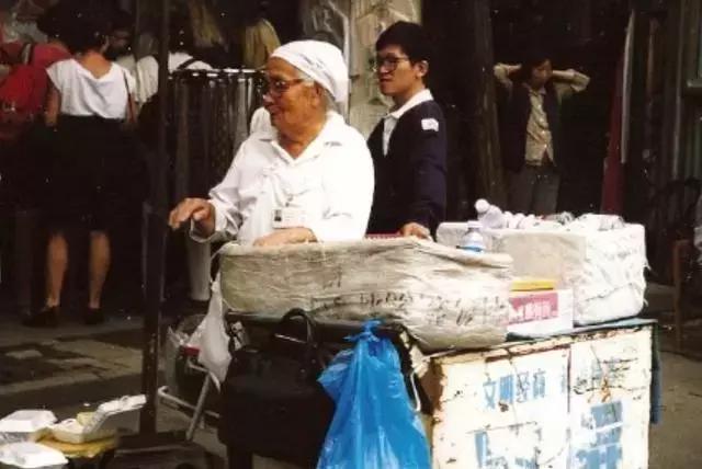 【老照片】1996年北京老照片，最后一张照片里的姑娘太潮了……