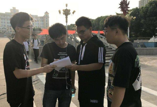 交易|大学里潜在的4个“黑暗交易”，尤其是第2种，单纯学生已被坑