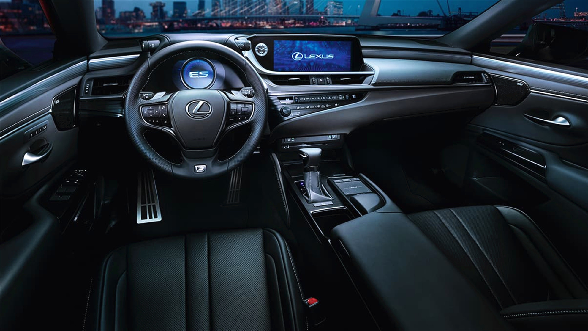 雷克萨斯|买奔驰宝马不如买它：雷克萨斯es300h，开出去比奥迪A6还亮眼！