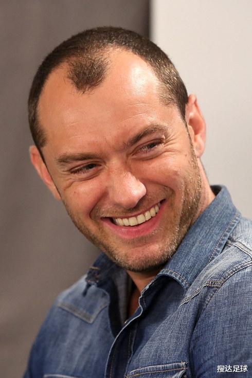 「特斯拉」英国男人的“噩梦”！3大完美男神中招，45岁的贝克汉姆也没躲开