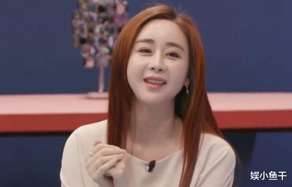 『韩素媛』59岁公公和43岁儿媳十指相扣逛街，24岁老公却靠边站，真是刷三观