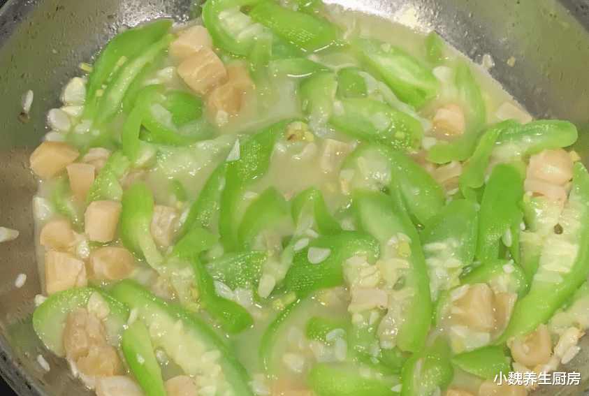 「丝瓜」丝瓜和它是天生一对，7月多喝此汤，鲜到流口水，简单又营养