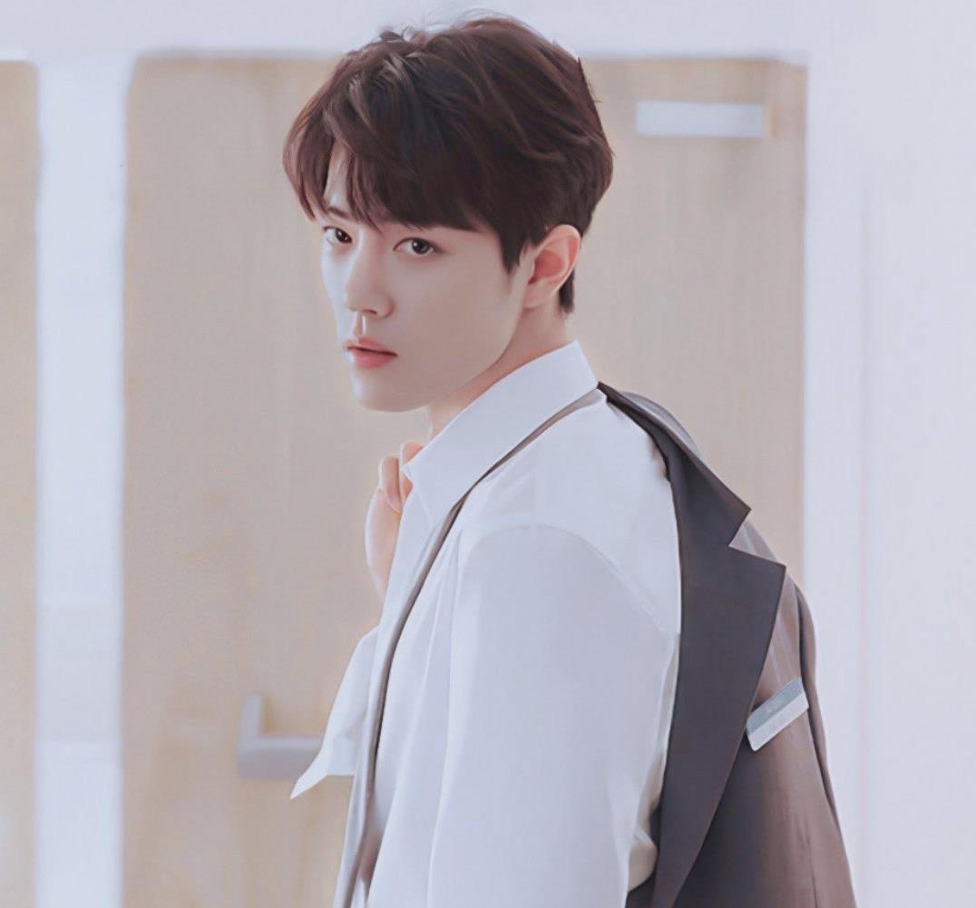 【肖战】肖战发起新歌《光点》挑战,视帝邱心志跟唱,还多次发声力挺肖战