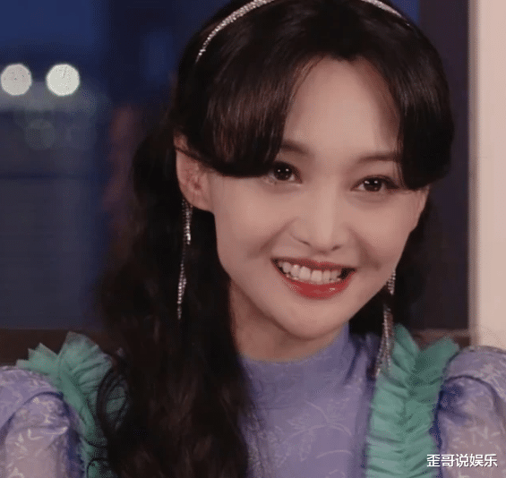 郑爽|郑爽直播惹众怒后再被爆猛料，私下比看到的还疯，被喊话平台封杀