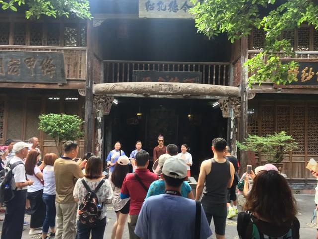 凤凰古城|凤凰古城旅游为何频频招黑？停车费真的很高吗？