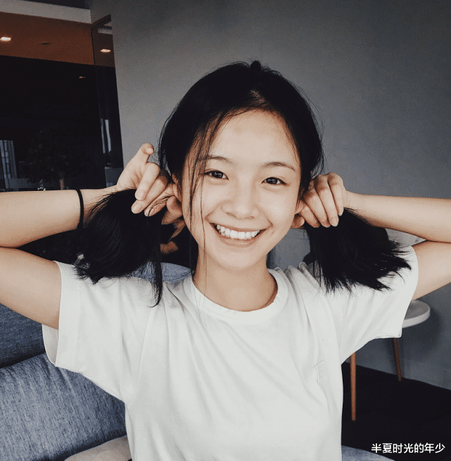 曹世镐|为什么李庚希要剪超短发？看到她“双马尾”的样子，初恋脸藏不住了