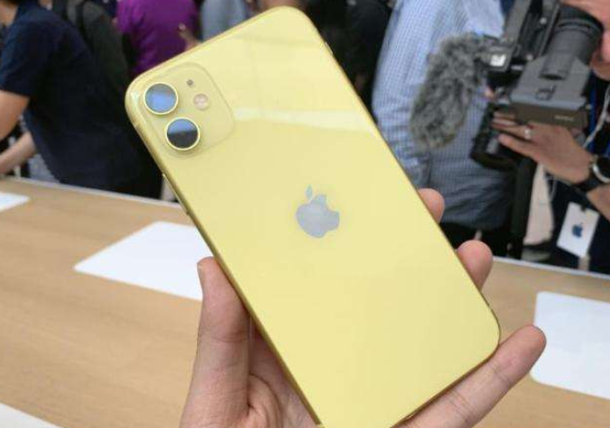 #小米科技#iPhone11对比小米10：价格相同，我选择了后者