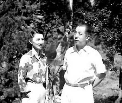 张学良|西安事变后,张学良被软禁,这人对老蒋说:你若敢动他,我就弄你