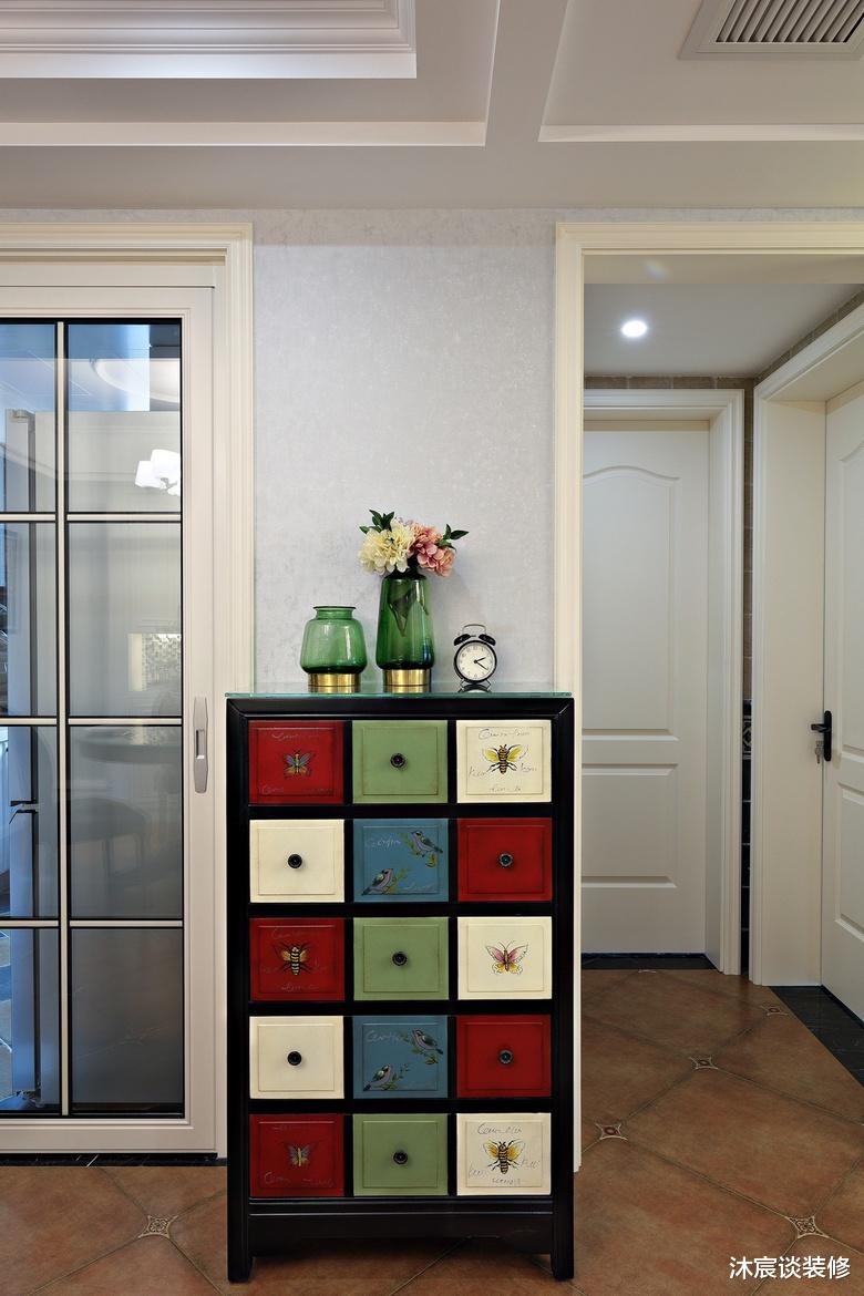 |美式风格真不愧经典，走进她家，就被自然温馨迷住，看完不想离去