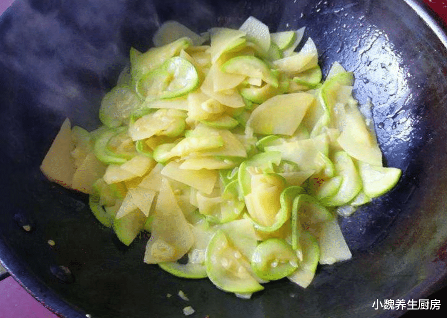 #胡萝卜#小暑过后，最该多吃此菜，钙质是牛奶3倍，体重悄悄降下来