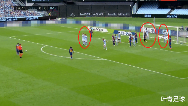 「梅西」梅西乐疯了!狂奔拥抱苏牙,再送超级助攻:对方11人全被骗