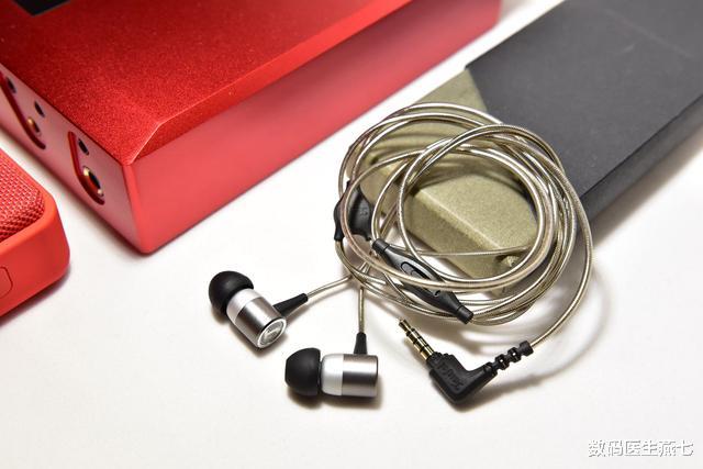 上海市|两款箱子味十足的耳机评测,售价均被腰斩,KEF的更是从1580降到590