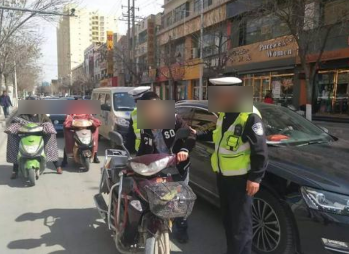 「c1驾照」交警：C1驾照不能再开这3种车，逮到就扣12分，后台再硬也没用！