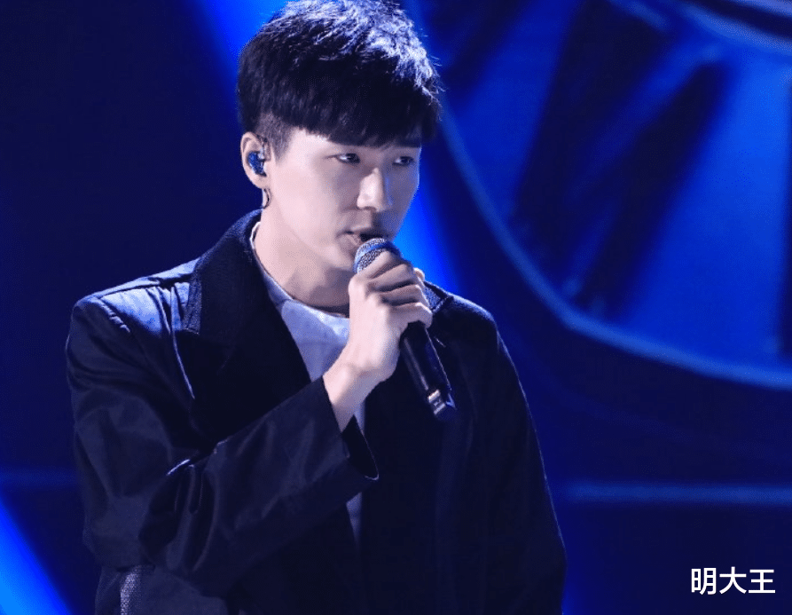 lisa|《中国好声音》9强诞生，李健和谢霆锋各晋级3人，李宇春只剩1人