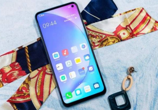 华为p40：三款适合年轻人的手机 兼备性价比与拍摄能力 同为骁龙765G！