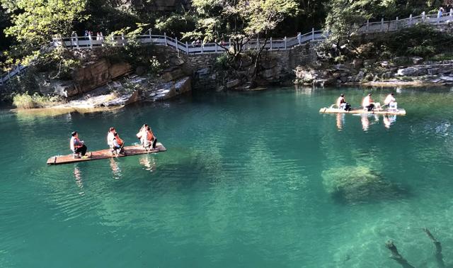 周边游|一处从天而降的瀑布,还有猕猴到处乱窜,让你明白河南到底有多美