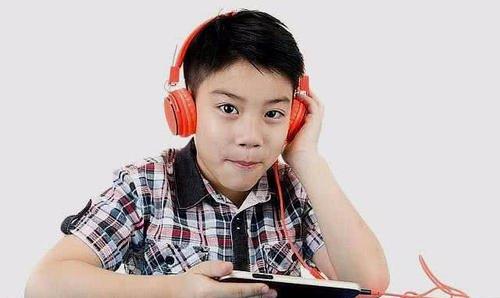 |初中生不应该有手机？班主任：不能只看坏处，没手机的孩子吃大亏