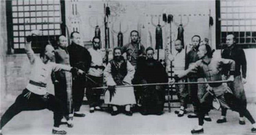 慈禧太后|慈禧身边暗藏3位武林高手，一人能躲子弹，一人能一招撂倒霍元甲