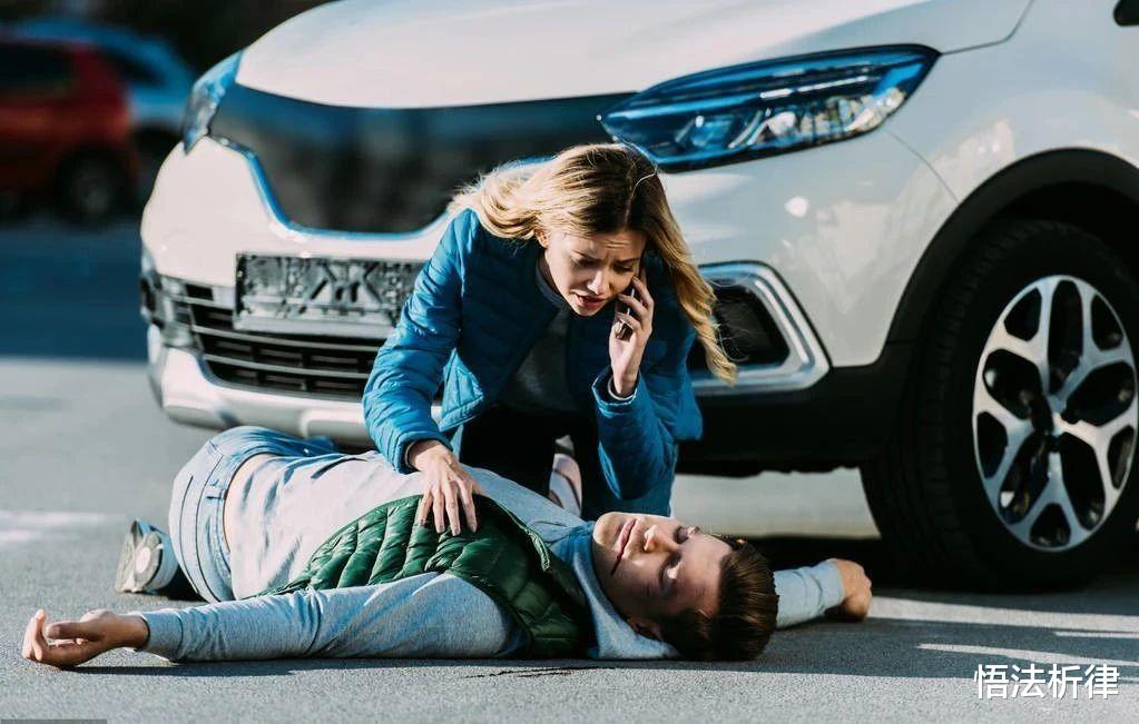 「」离婚6年后儿子出了交通事故，男子要求前妻均分赔偿金，合理吗？