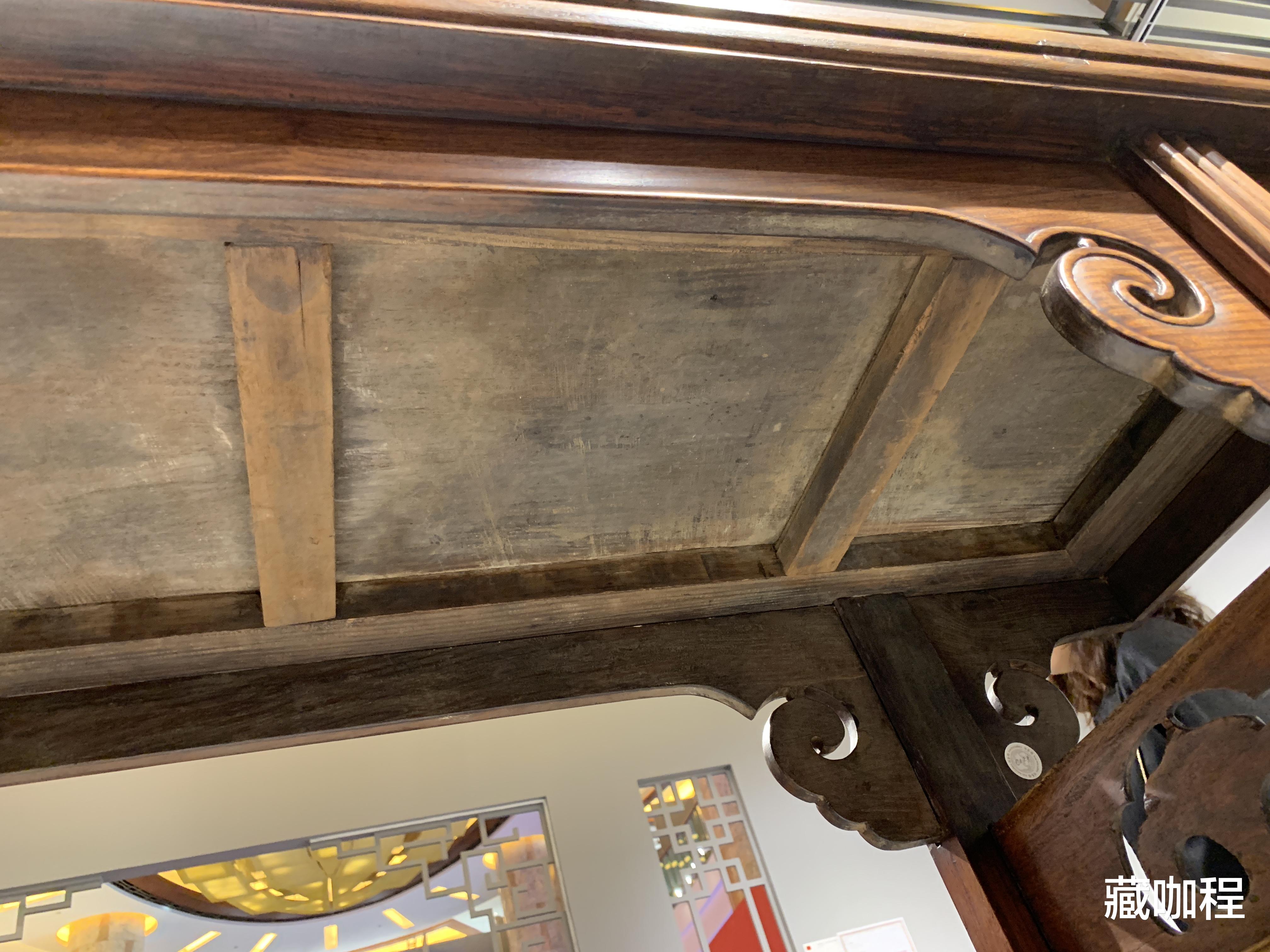 翡翠|翘头或曾修配，明黄花梨夹头榫案368万成交