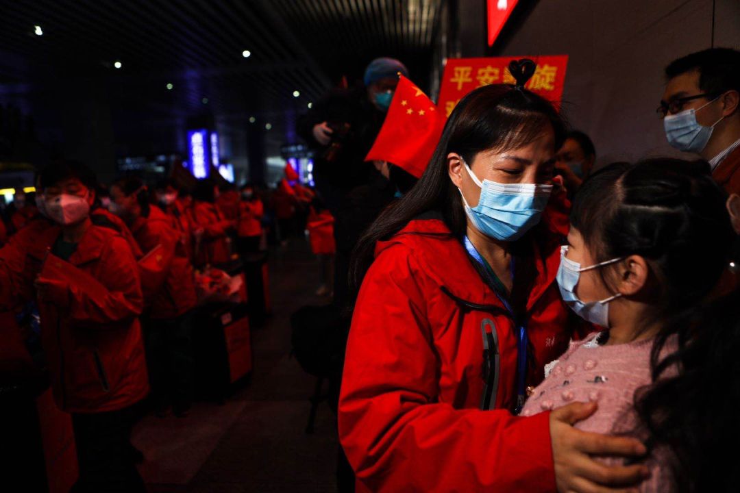 【海曙】刚刚，省委书记省长到站迎接湖南支援武汉、黄冈医疗队，请记住这些名字！