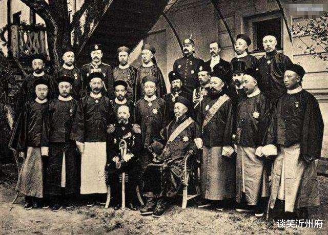 「李鸿章」李鸿章晚年访美，第一次看到摩天大楼时，说出的话令人心酸