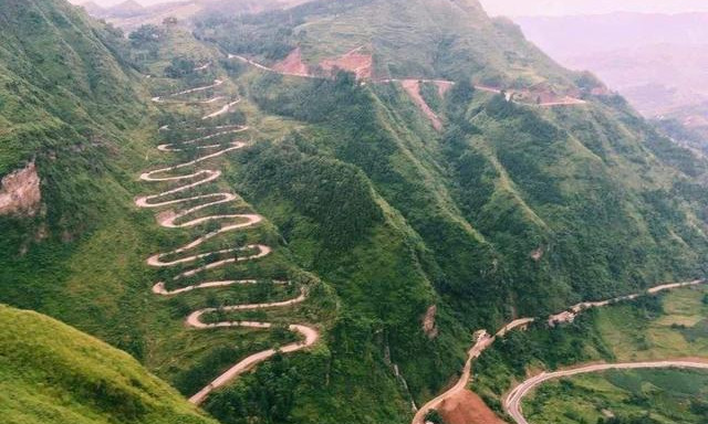 【自驾】99道弯的公路感受过么？盘山公路有着别样的景色，喜欢自驾的你不能错过！