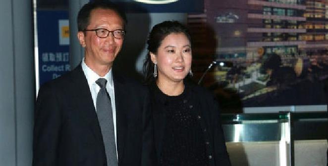 伏明霞▲42岁奥运冠军现状，退役后身材丰满，丈夫近70岁，6年生了3个孩子