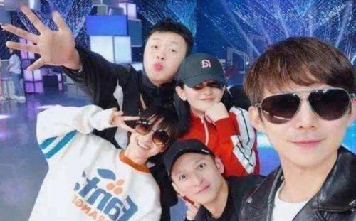 快乐家族|《快乐大本营》李维嘉谢娜面临淘汰？快乐家族感情永远不会散！