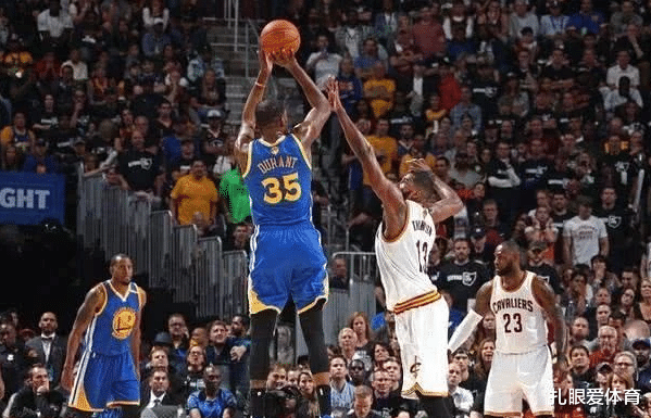 「骑士队」经典回顾：2017年总决赛骑士勇士最强对决，杜兰特绝命三分击溃詹皇