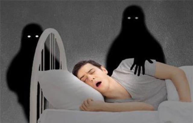 『』夜晚睡觉为何发生“鬼压床”，不去挣扎反抗，任其发展会如何？