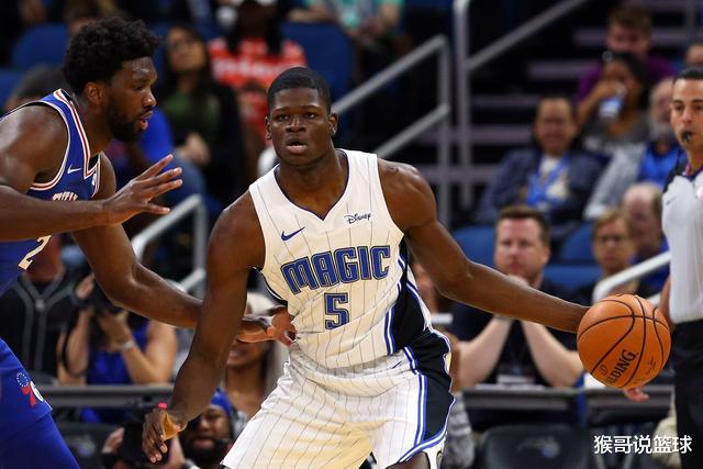 富尔茨▲NBA表现不好，却不能放弃的5名球员：拓者帅哥排第5，富尔茨高居榜首！